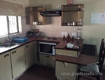 Giants Castle Honeymoon Suite Kitchen